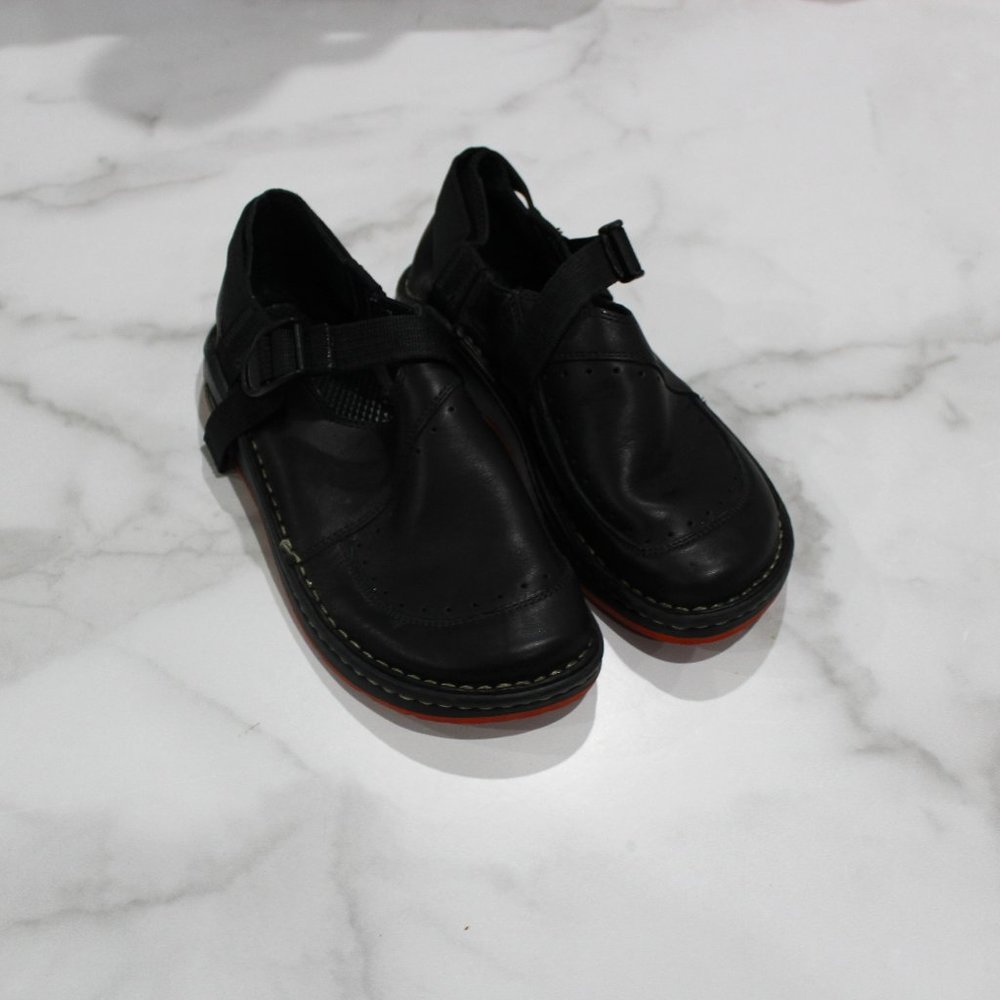 Chaco Black Leather Clog Sandals sz 7.5